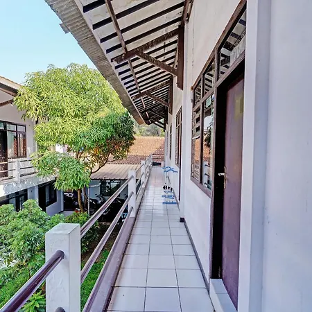 Hotel Oyo Life 92901 Kost Bu Nur